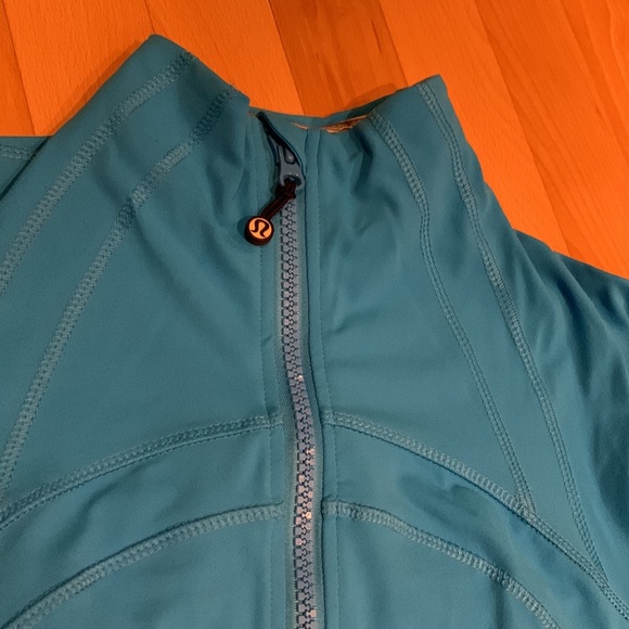 EUC Lululemon Vibrant Blue Define Jacket - size 10 - Picture 4 of 16